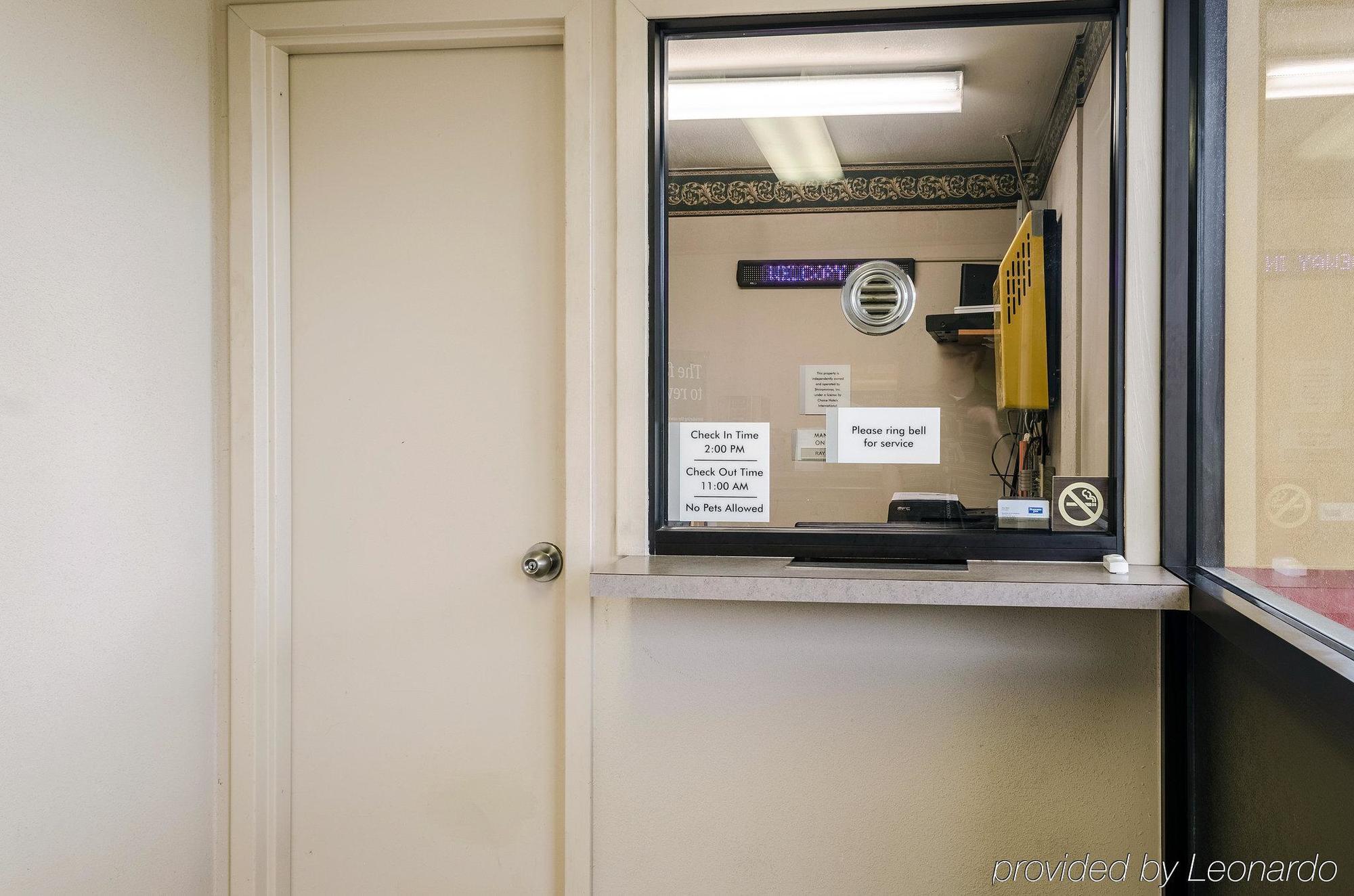 Rodeway Inn Indianola エクステリア 写真