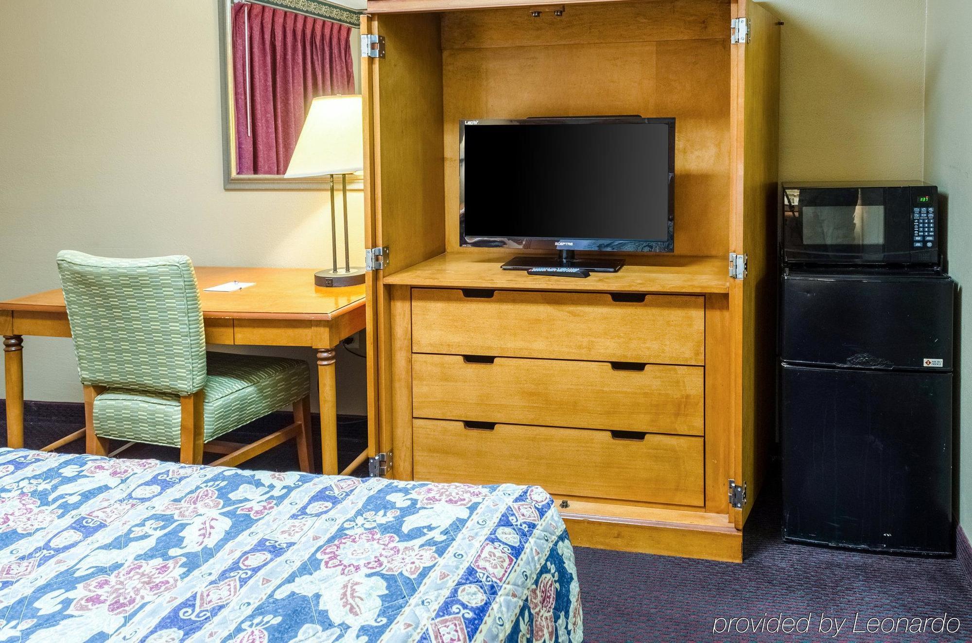 Rodeway Inn Indianola エクステリア 写真