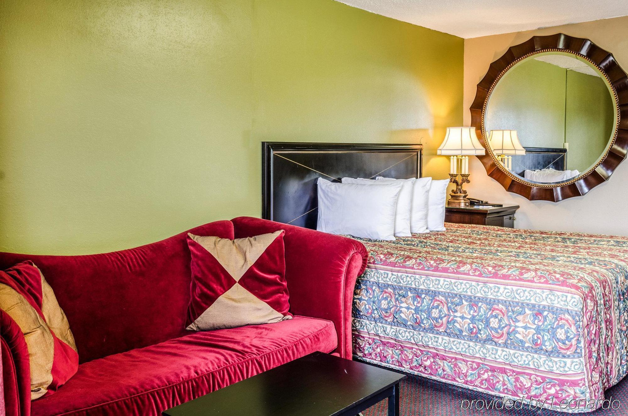 Rodeway Inn Indianola エクステリア 写真