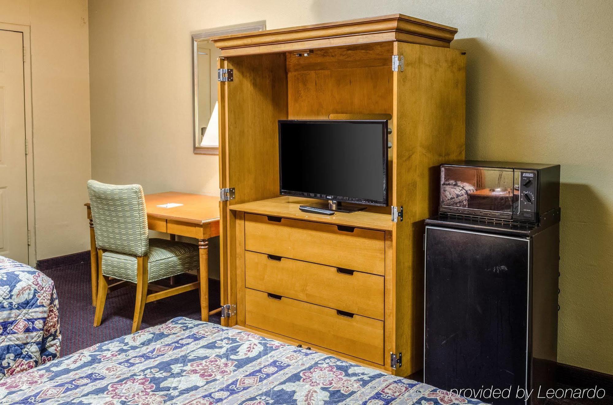 Rodeway Inn Indianola エクステリア 写真