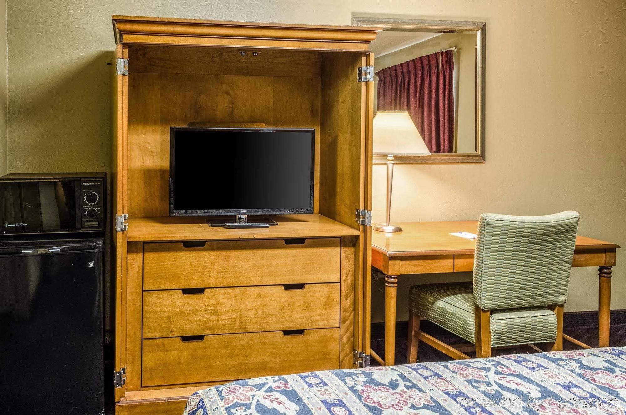 Rodeway Inn Indianola エクステリア 写真