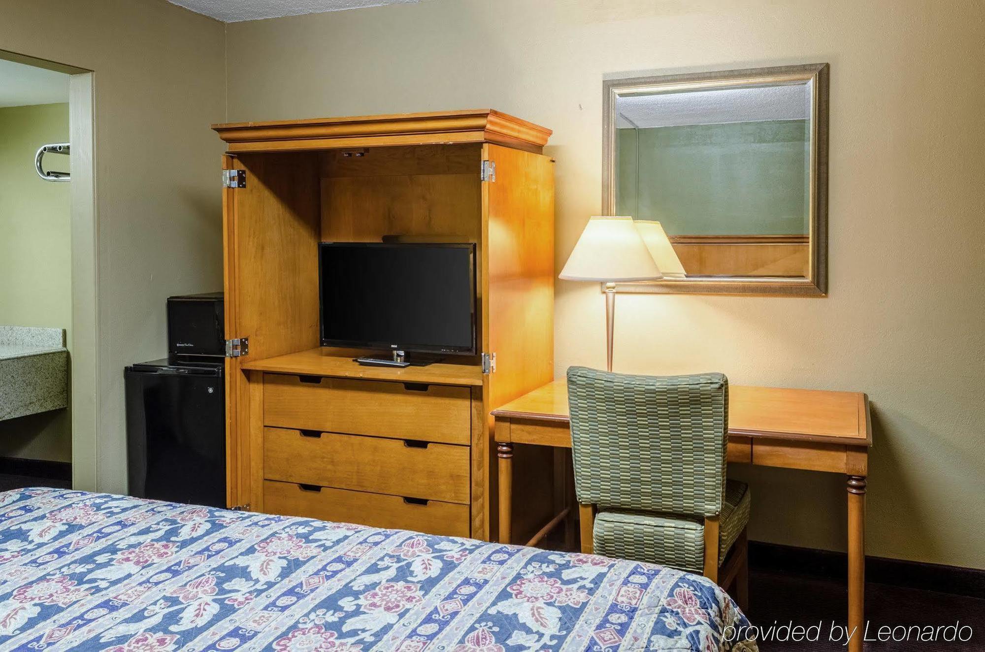 Rodeway Inn Indianola エクステリア 写真