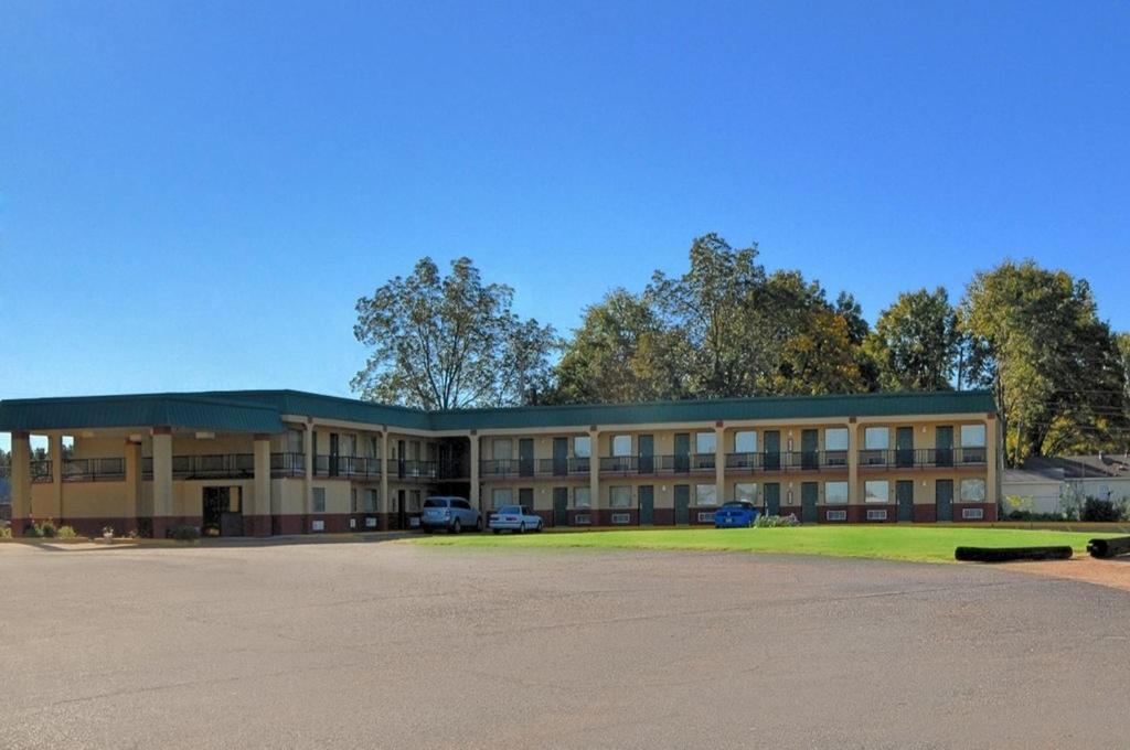 Rodeway Inn Indianola エクステリア 写真