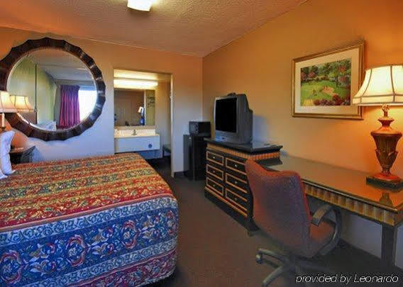 Rodeway Inn Indianola エクステリア 写真
